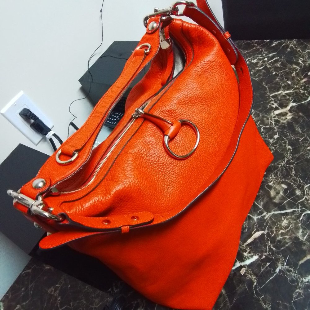 LARGE GUCCI ORANGE PEBBLED ICON HOBO BAG